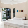 Отель Reeflections Beachfront Holiday House, фото 20