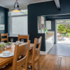 Отель Sleek & Stylish Bristol Getaway With Garden, фото 14