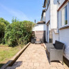 Отель The West Byfleet Place - Modern 3bdr House With Garden, фото 1