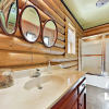Отель Beautiful Log House: Large Deck & Private Hot Tub 3 Bedroom Home, фото 6