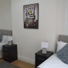 Отель Beautiful Two-bed Apartment With Driveway Parking, фото 19