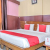 Отель Centre Point by OYO Rooms, фото 3