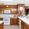 Отель Ocean's Edge, 4 Bedrooms, Sleeps 8, Ocean Front, Pet Friendly, фото 5