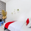 Отель Oemah Ratu Hostel Syariah by OYO Rooms, фото 13