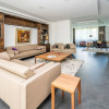 Отель Luxury Apartment in Beautiful Neighborhood, фото 7
