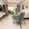 Отель Family Getaway Apartment - On The Beach, фото 13