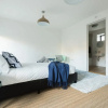 Отель The Cliffside Loft - Distinctly Modern 3BDR Riverside Home, фото 19