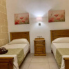Отель Hofra Farmhouse - 5 bedroom farmhouse with private pool available, фото 4