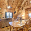 Отель Mountain Top View, 4 Bedrooms, Sleeps 10, Arcade, Hot Tub, Air Hockey, фото 9