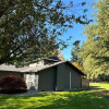 Отель Cozy and Quiet Family Home in Park Setting Near PDX, фото 15