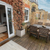 Отель JOIVY Stylish 2-bed Flat w/ Terrace Near Battersea Park, фото 14