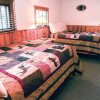Отель Lazy R Cottages: 8 2 Bedroom Cabin, фото 3