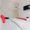 Отель RedDoorz Plus near Taman Rasuna Menteng, фото 8
