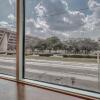 Отель Luxury Downtown Dallas Stay by Amyfinehouse, фото 8