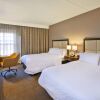 Отель Hampton Inn & Suites, фото 25