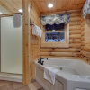 Отель Lookout Lodge - Five Bedroom Cabin, фото 7