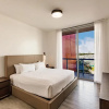 Отель Upscale Modern 2 Bedroom Condo on the Beach, фото 5