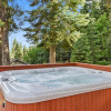 Отель Lakeview Pine Haven: Hot Tub, Near Skiing & Beach 5 Bedroom Home, фото 15