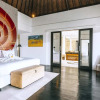 Отель Fabulous Beachfront Villa, 5 Br, Canggu W/ Staff, фото 21