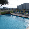 Отель Days Inn & Suites by Wyndham Sam Houston Tollway, фото 17