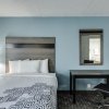 Отель Days Inn & Suites by Wyndham Spokane, фото 15