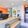 Отель Motel 6 Santa Barbara, CA - State Street, фото 2