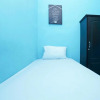 Отель OYO Life 2905 Kost Semampir Tengah, фото 7