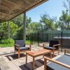 Отель Ocean Breeze Retreat, фото 4