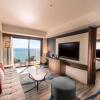 Отель DoubleTree by Hilton Okinawa Chatan Resort, фото 30