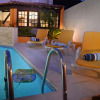 Отель Sleeps22-garden-hottub-pool-barbecue-jacuzzi, фото 18