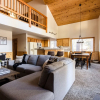 Отель Jumper & Jackhorn By Avantstay 2 Cabin Buyout 6 BR w/ Hot Tub, фото 3