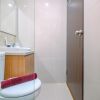 Отель Cozy And Great Deal Studio Apartment Transpark Cibubur, фото 9