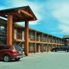 Отель Canadas Best Value Inn & Suites Fernie, фото 31