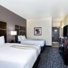 Отель La Quinta Inn & Suites Denver Gateway Park, фото 35