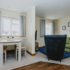Отель Home from Home 1 king size bed Apartment Near Hospital & Tennis, фото 1