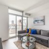 Отель Stylish 1BR Condo Trendy King East, фото 5