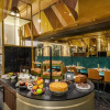 Отель Emerald Downtown Suites, фото 10