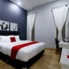 Отель RedDoorz Premium near RS Pondok Indah, фото 4