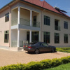 Отель Room in House - Spacious Double Room With Parking and Wifi, фото 13