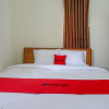 Отель RedDoorz near Rita Supermall Purwokerto 2, фото 28