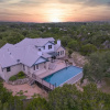 Отель Spicewood Lodge W/pool, Hottub, фото 20