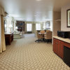 Отель Holiday Inn Express & Suites Gold Miners Inn-Grass Valley в Грасс-Велли