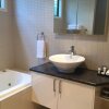 Отель Deeluxe Riverspa Apartments, фото 8