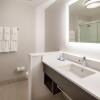 Отель Holiday Inn Express NYC Brooklyn - Sunset Park, an IHG Hotel, фото 11