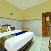Отель OYO Life 91677 Hotel Citra Dewi 3, фото 6