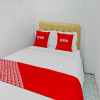 Отель OYO 90793 Btc Guest House Syariah, фото 4