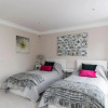 Отель Gorgeous 5 Bed / Sleeps 10 - in Battersea Village, фото 3