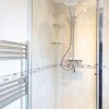Отель Immaculate 4-bed House in Southampton, фото 9