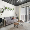 Отель Mid Main Lofts 6424 Cool Designer 1BR Loft Midtown, фото 5