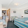 Отель Ocean Crest Motel в Хейборо